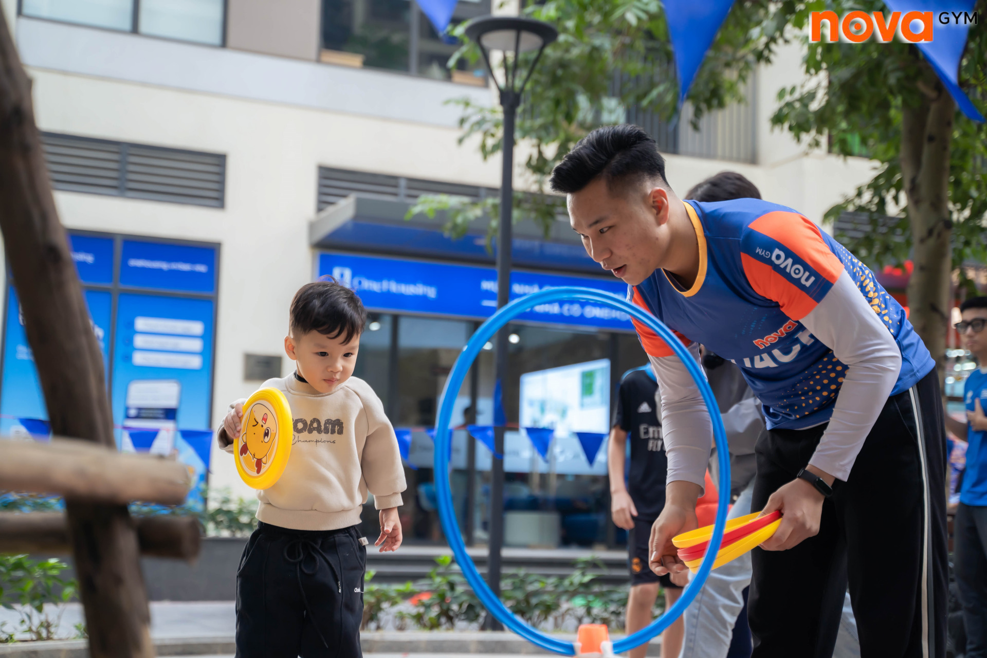 Cha mẹ cần làm gì để giúp con yêu thích vận động, nhanh nhẹn, mạnh khỏe, tránh phụ thuộc các thiết bị điện tử?